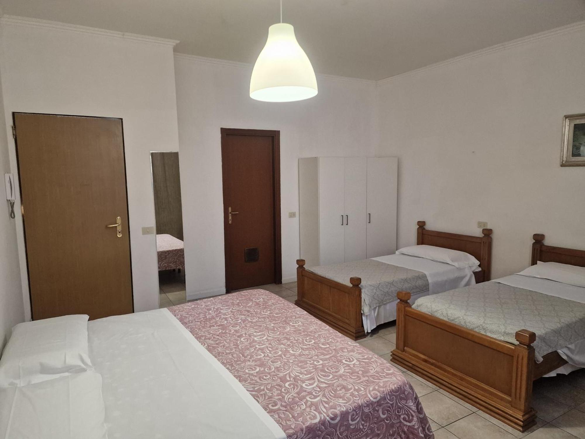 Hotel Firenze 2000 Luaran gambar